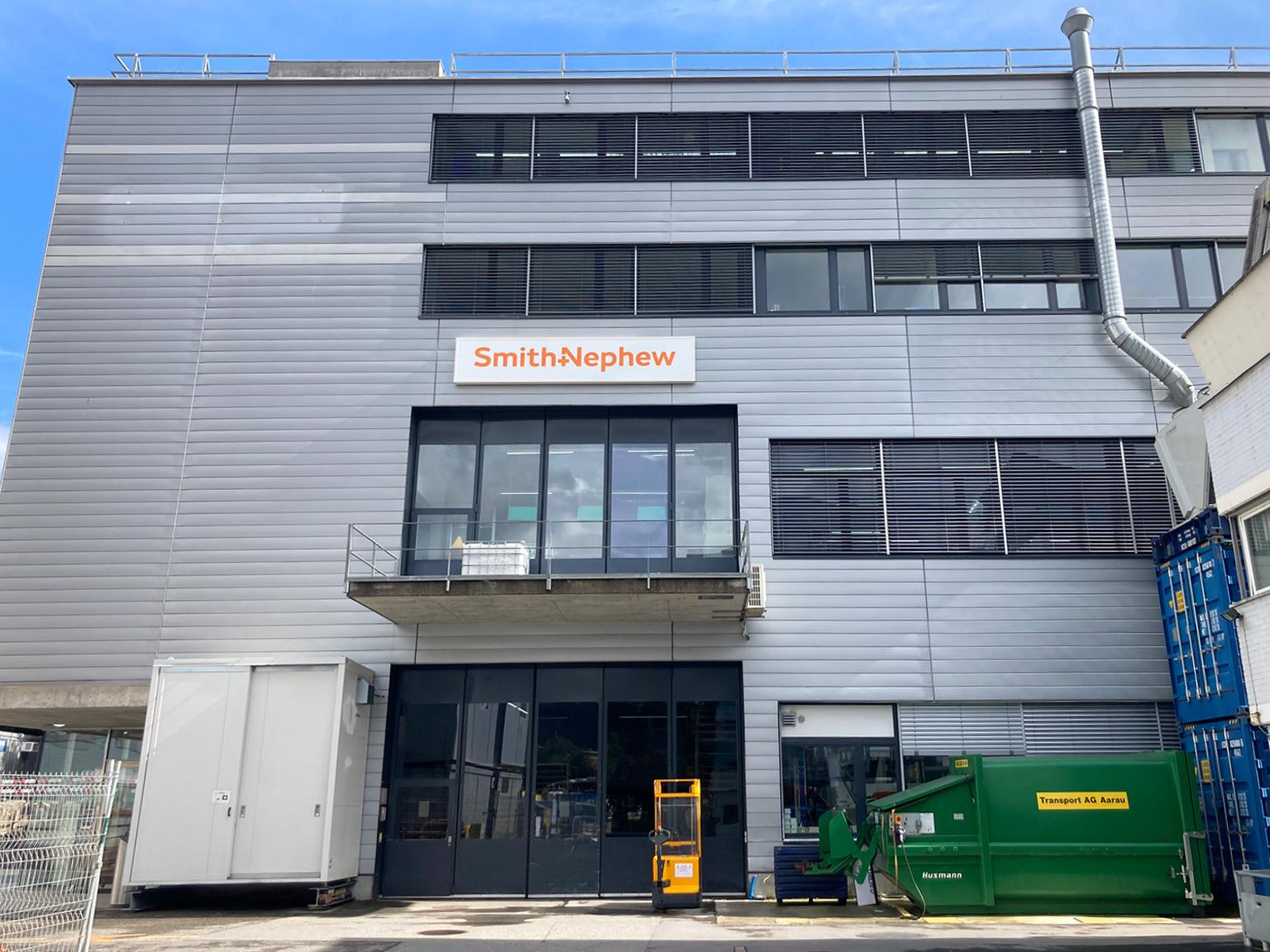 Bild von Fertigung von Hüftimplantaten mit leistungsfähiger Roboterzelle
